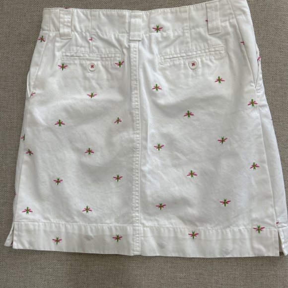 𝅺LILLY Pulitzer Snappy Mini Skirt White Dragonfly Cotton Size 2 Small EUC - Picture 3 of 3